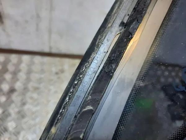 Gebrauchtes Audi OE Heck rechts Glas OEM 4H4845300 image 3