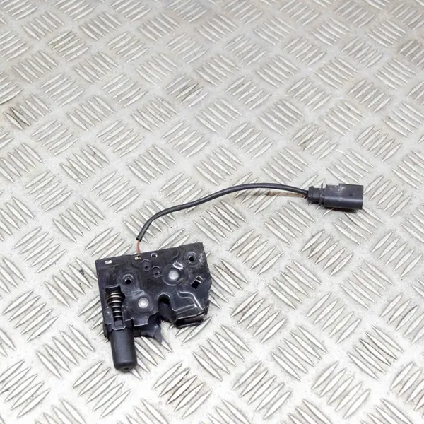 Vänster motorhuvslås Audi A6 Allroad 4G0823509D image 2