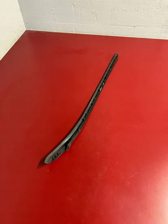 BMW X1 F48 F49 2020 moldura de janela dianteira direita image 3