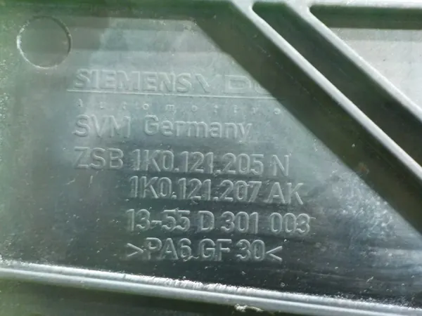 VW Golf Plus 1.4 B 07r Radiateurventilator 1K0121205N image 3