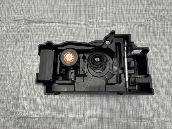 Insertion de roue de secours Jeep Avenger OEM 9818867680 image 2