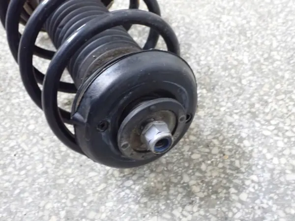 Pivot de direction gauche OEM 9684067780 pour Partner III image 3