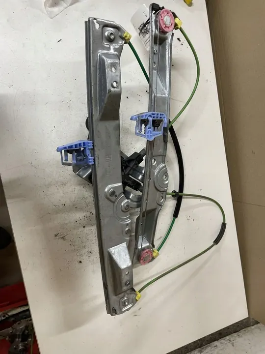 Elevador manual de puerta Opel Corsa D Frontal Derecho OEM 318 image 1