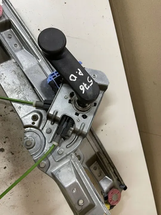 Elevador manual de puerta Opel Corsa D Frontal Derecho OEM 318 image 2