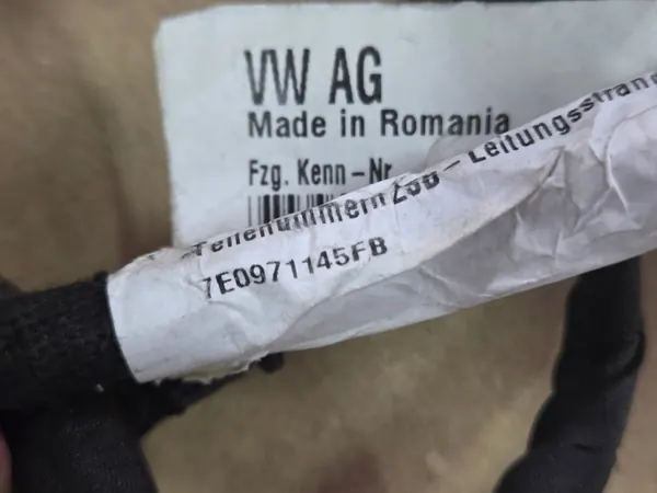 VW T5 Lift takaluukun johdotus OEM 7E0971145FB image 3