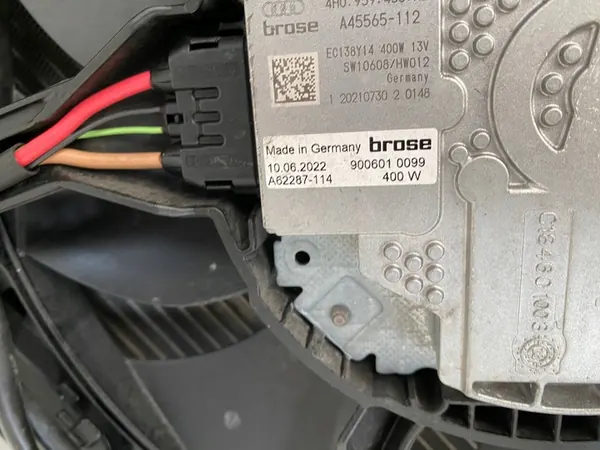 Conjunto de refrigeración AUDI A6 4G A7 4G8 3.0 TFSI 8K0121251H image 9