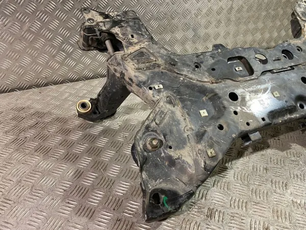 UTO32225 Etuapukehys Ford Kuga III 2020:lle image 5