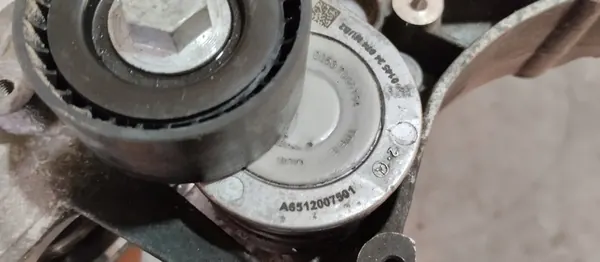 Vattenpump med bas Mercedes GLC W253 2.2 CDI A6512012209 image 5