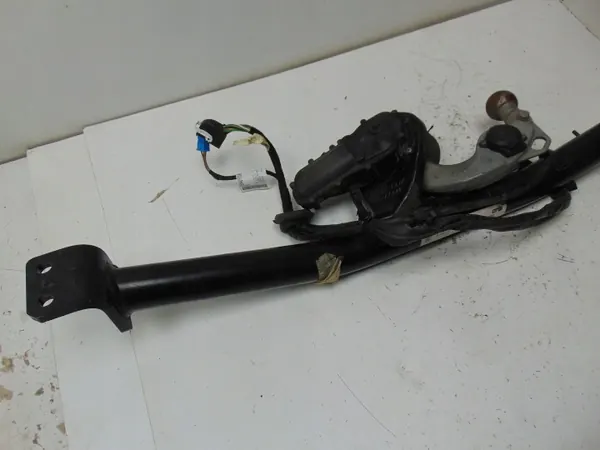 Mercedes C W206 hinausvetokoukku OEM A2065400556 image 10
