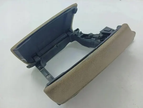 Keskikonsolin käsinoja OEM 9216871 BMW 5-sarjaan image 3