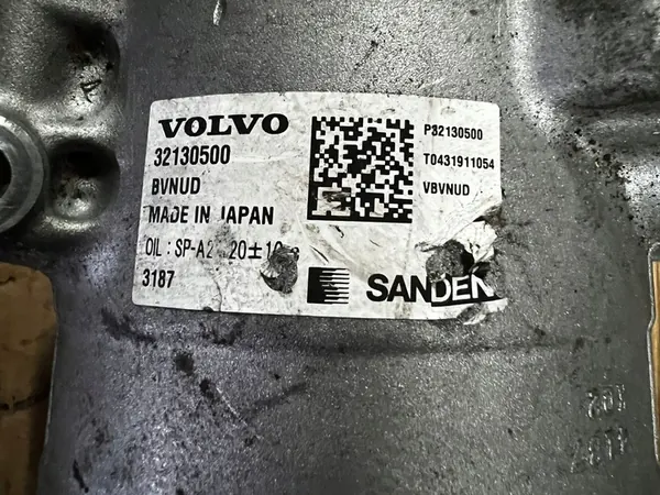 Volvo XC40 1.5L Hybrid AC-kompressori image 2