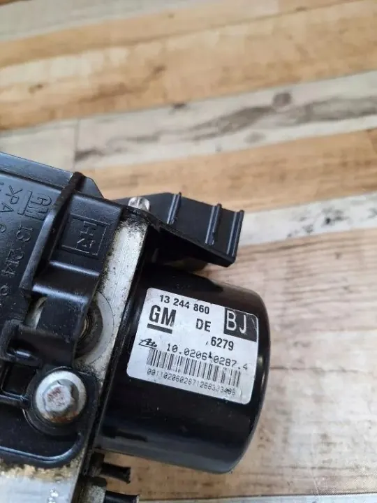 ABS-pumppu OEM 13244860 Opel Zafira B 1.9L Diesel image 3
