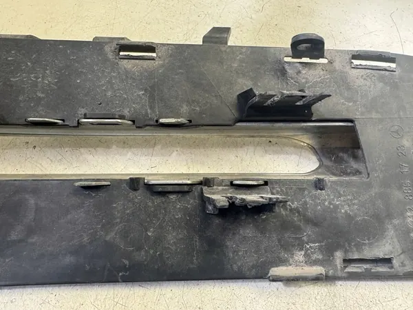 MERCEDES W212 Grille de Pare-Chocs Avant Gauche A2128851723 image 8