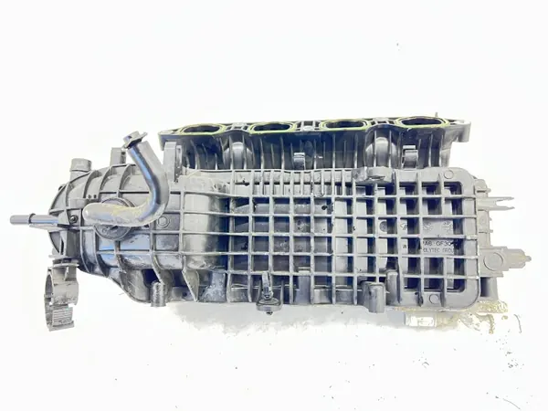 Collecteur d'admission Audi A3 8V OEM 04E129711E / 04E145749B image 2