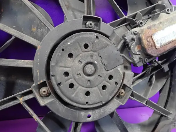 Kylfläkt Ford Focus II MK2 1.8 TDCI 3M5H-8C607-RJ image 3