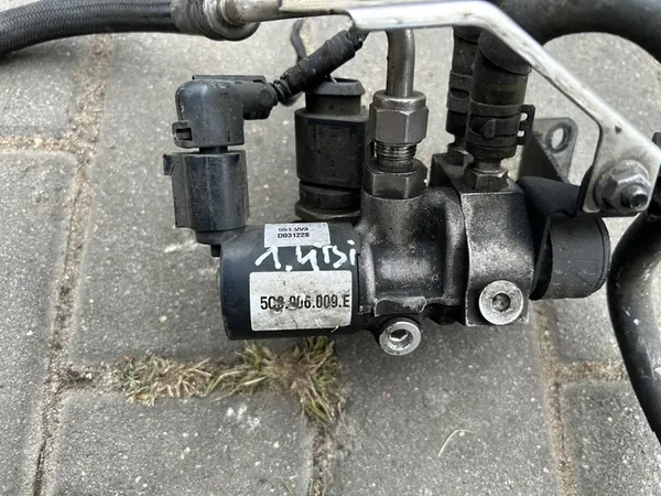 Vanne de Pression de Carburant 5Q0906009E VW Audi Skoda Seat 1.4 TSI image 4