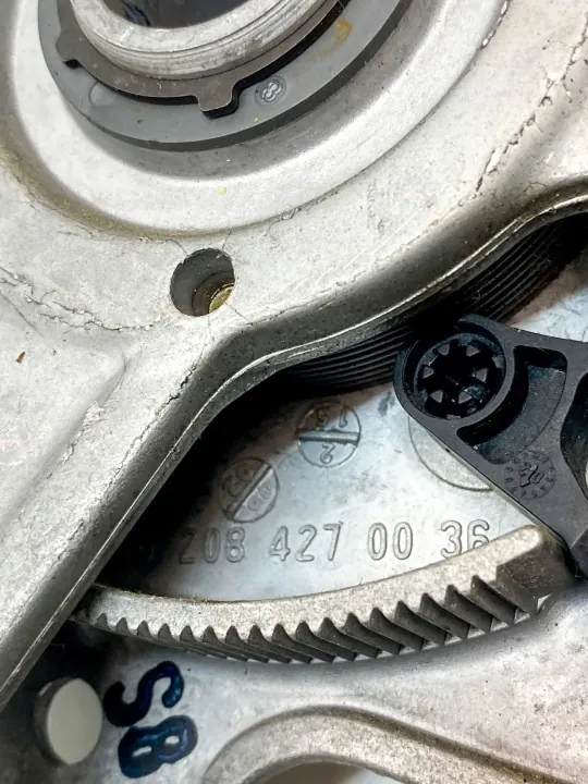 Mercedes-Benz Handremmechanisme OEM A2084270036 image 10