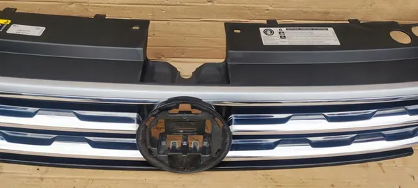 VW TIGUAN II Grill Front 5NA853651G 5NA853653B image 3