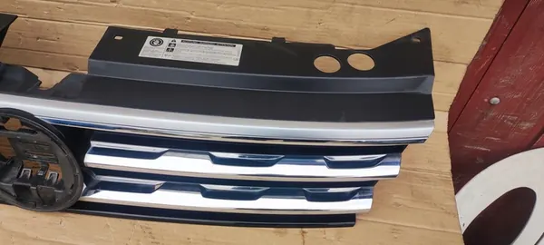 VW TIGUAN II Grill Front 5NA853651G 5NA853653B image 4