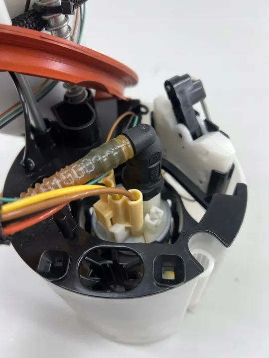 Bomba de combustível Audi A6 S6 C7 OEM 4G0919051J image 5