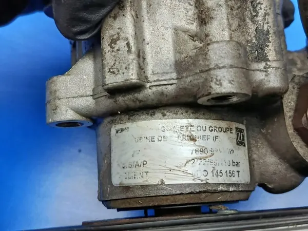 Bomba de direção VW Passat B5 1.9TDI OEM 8D0145156T image 6