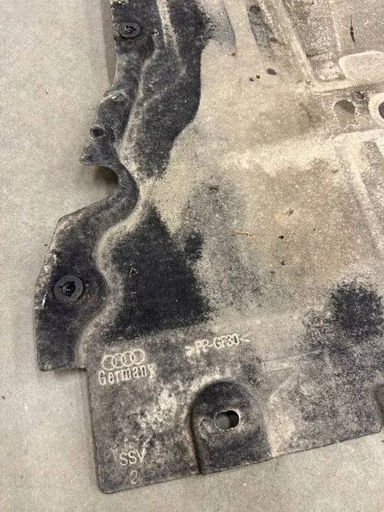 Nedre Höger Skydd Audi A6 C7 OEM 4G0825208 image 4