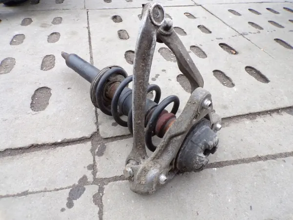 Audi A4 B6 Shock Mount OEM B6 8E0412383 image 2