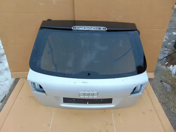 Hayon avec vitre Audi A3 8P Lift 5 portes OEM image 4
