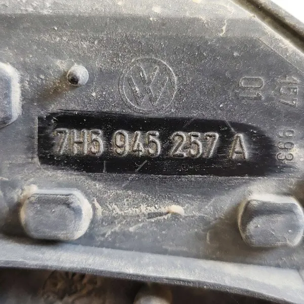 Soporte de lámpara trasera izquierda Volkswagen T5 2004-2015 image 4