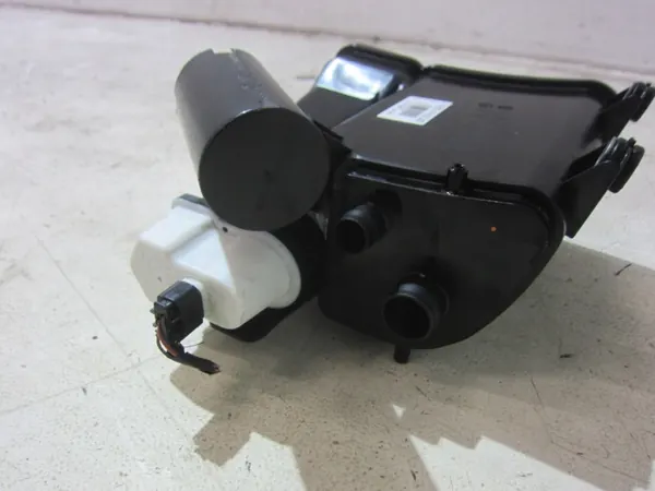 BMW 5 F10 N52 actief koolfilter OEM 16137309989 image 5