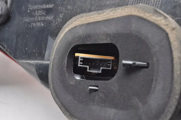 MERCEDES W207 3.0 CDI Rechter Achterlicht A2079060258 image 7