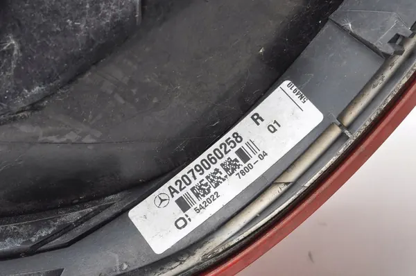 MERCEDES W207 3.0 CDI Rechter Achterlicht A2079060258 image 8