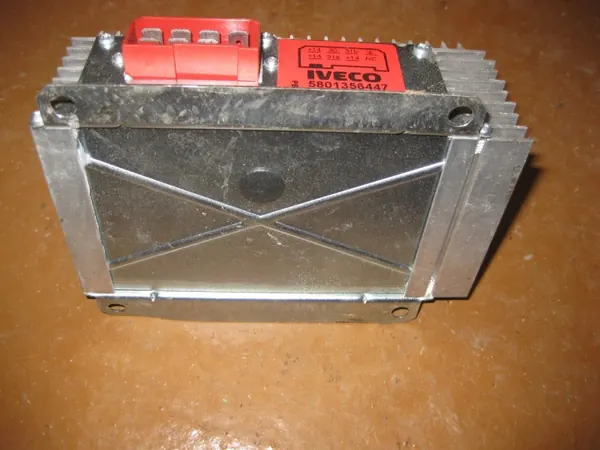 Iveco Stralis Spanningsomzetter OEM 5801356447 image 2