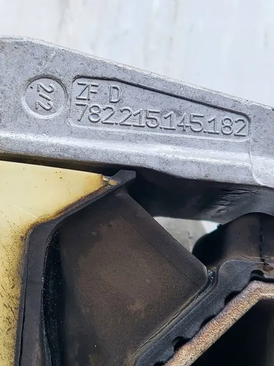 Soporte de motor Volkswagen 5Q0199262DF image 3