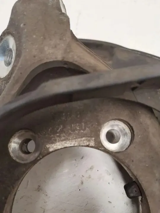 Cubo de roda Mercedes-Benz OEM 2220306 Traseiro esquerdo image 3