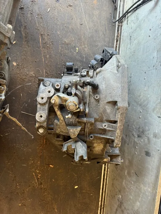 Versnellingsbakdeksel Opel Astra K 1.6 CDTI OEM 55590757 image 10