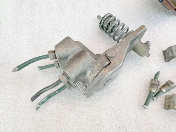 Corrector de freno Renault Twingo 2001 OEM 831119 image 4