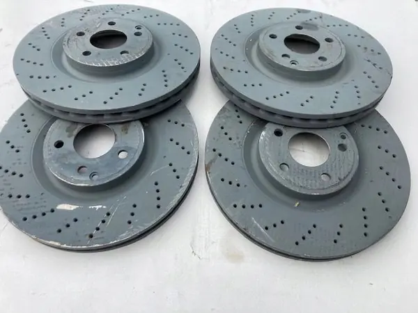 Mercedes CLS W218 Voorste Remschijf A2184210412 image 2