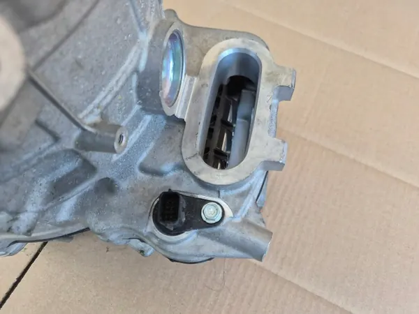 Motor elétrico híbrido usado OEM 290C06UM0A para Nissan image 4