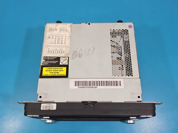 OEM 1K0035198C Tehdasradio VW Passat B6:lle image 4