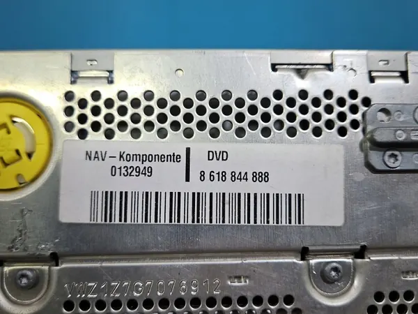 OEM 1K0035198C Tehdasradio VW Passat B6:lle image 8