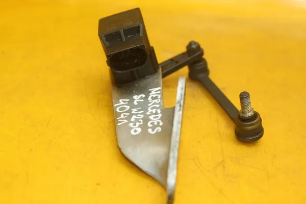 Sensor de nível de faróis Mercedes SL R230 A0025428818 image 4