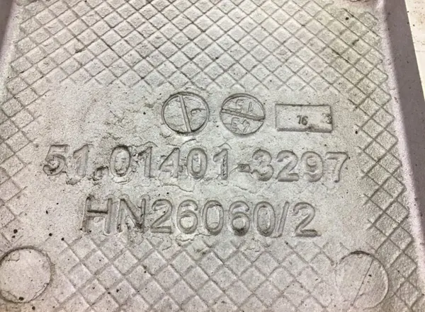 MAN Svänghjulshus OEM 51014013297 - Begagnad image 4