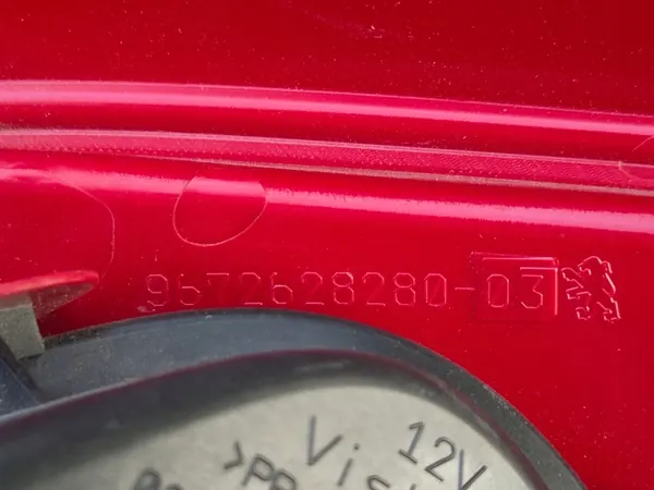 PEUGEOT 208 I Luz Trasera Izquierda Completa 9672628280-03 image 8