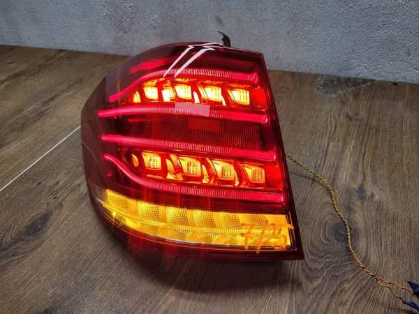 Mercedes E W212 LIFT KOMBI Linker Achterlicht image 2