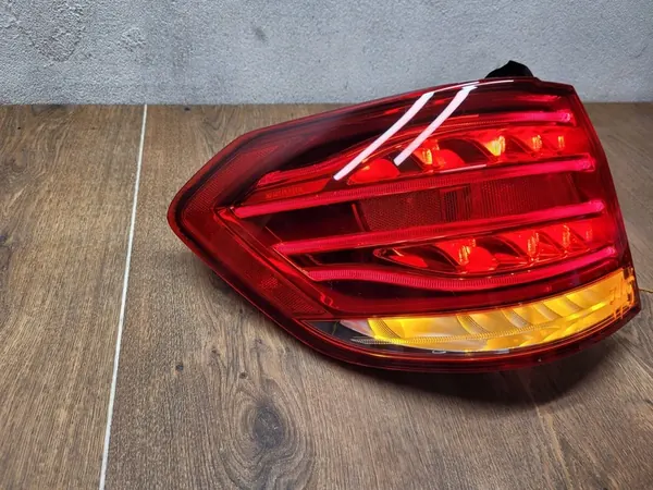 Mercedes E W212 LIFT KOMBI Linker Achterlicht image 3