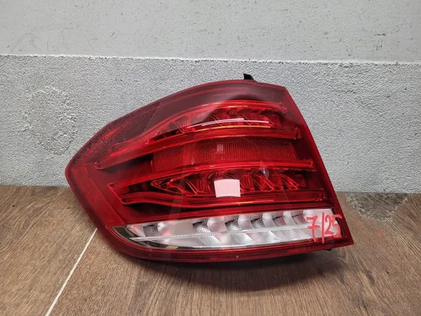 Mercedes E W212 LIFT KOMBI Linker Achterlicht image 4