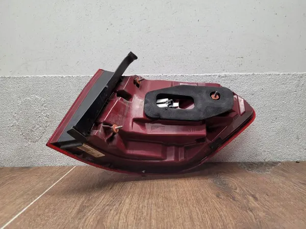 Mercedes E W212 LIFT KOMBI Linker Achterlicht image 8