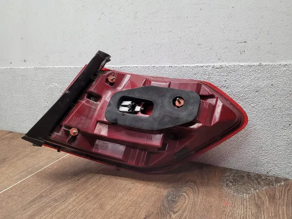 Mercedes E W212 LIFT KOMBI Linker Achterlicht image 9