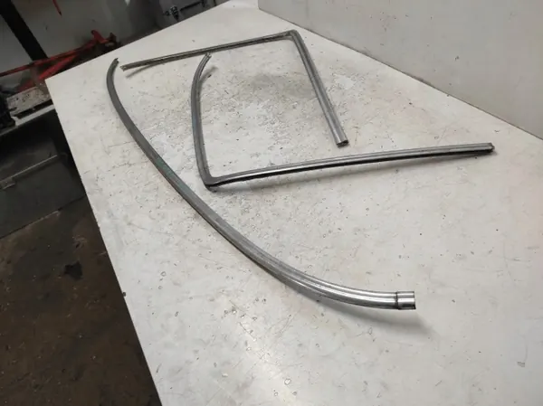 OEM PAW226 Chromlijst Achterruit Mercedes S W126 image 4